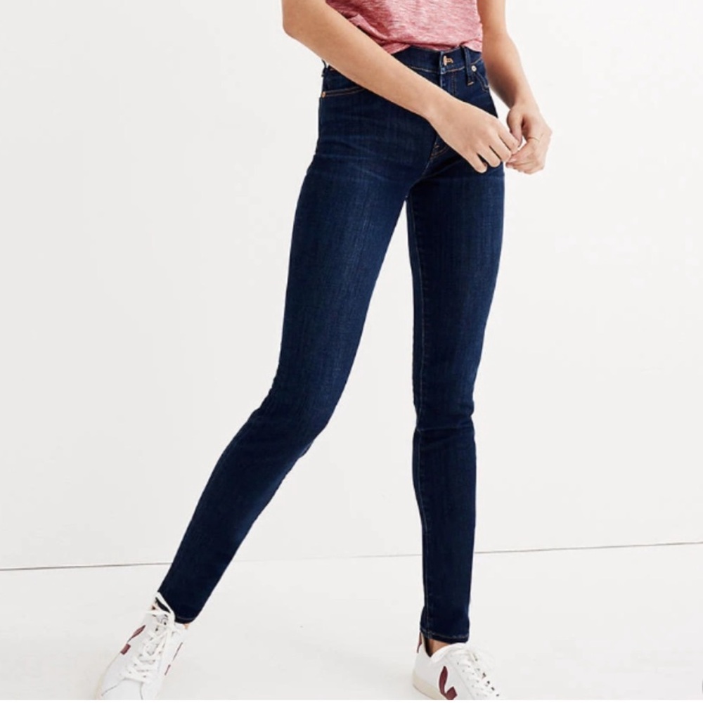 **TALL**Taller 9" Mid-Rise Skinny Jeans in Larkspur Wash